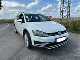Volkswagen Golf 2.0 TDI 135kW DSG 4MOTION BMT Alltrack ...