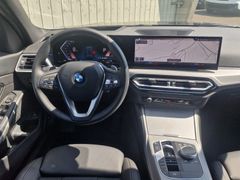 Fahrzeugabbildung BMW 318d Touring Navi LED SiHz RFK ACC HuD DAB AHK