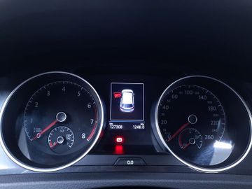 Volkswagen Golf - 6