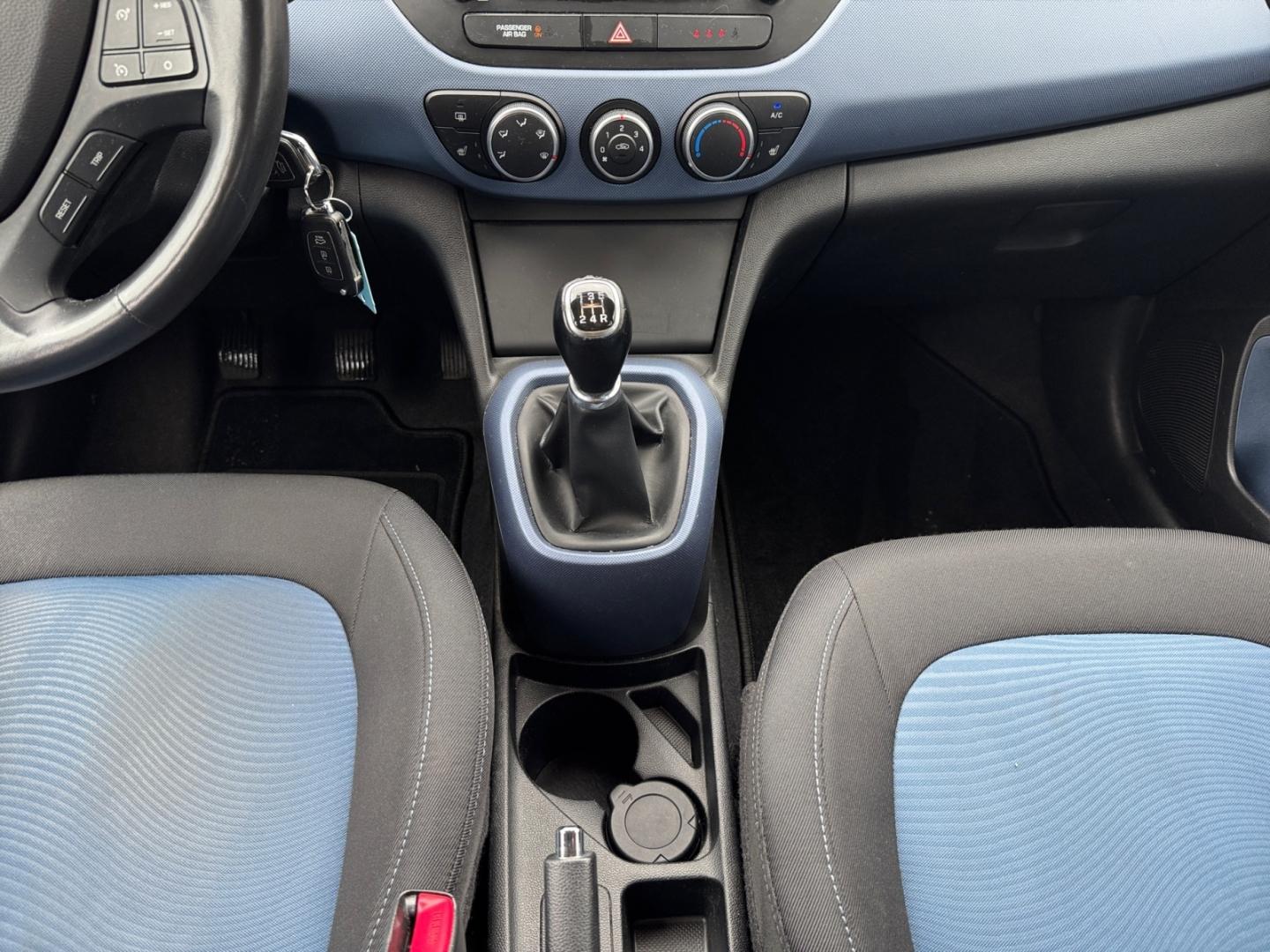 Hyundai i10 Style SHZ LenkradHZG Alarm Temp Tel.-Vorb. B