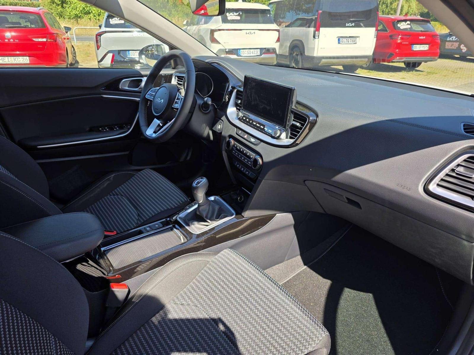Kia Ceed SW / cee d SW Ultimate 1.0 T-GDI 6MT 100PS 