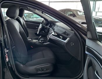 Fahrzeugabbildung BMW 525d AHK H/K Kamera Navi Sitzheizung M Sport