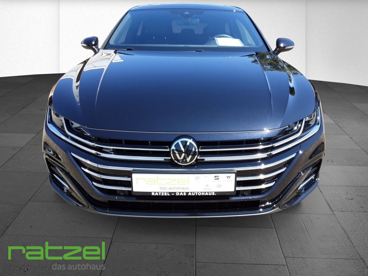 Fahrzeugabbildung Volkswagen Passat Variant Business 2.0 TDI DSG ACC Navi Pan