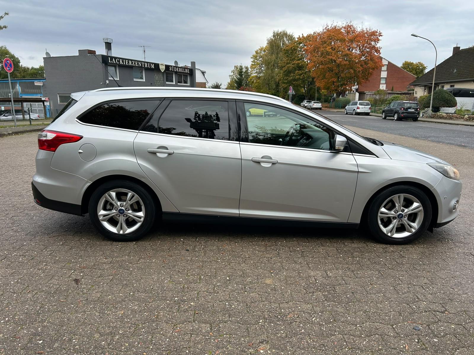 Ford Focus 2012 — photo 7