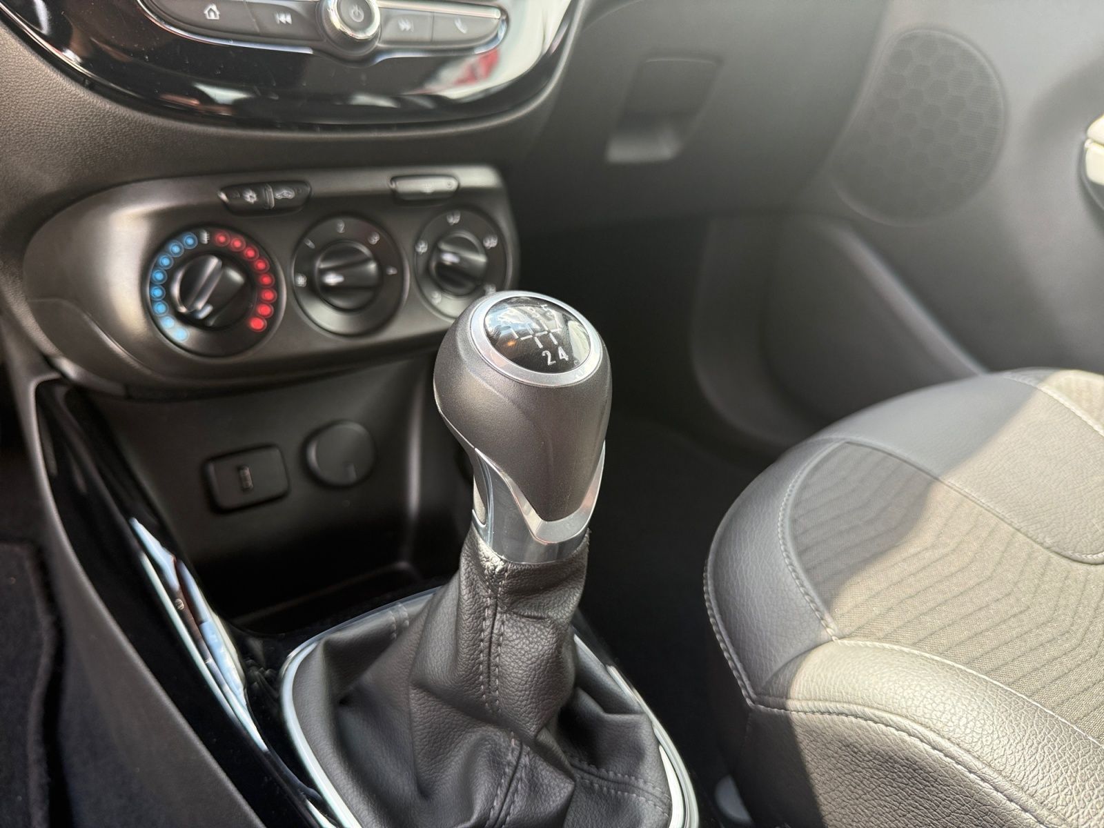 Fahrzeugabbildung Opel Adam 1.2 Open Air TEMPO GARANTIE