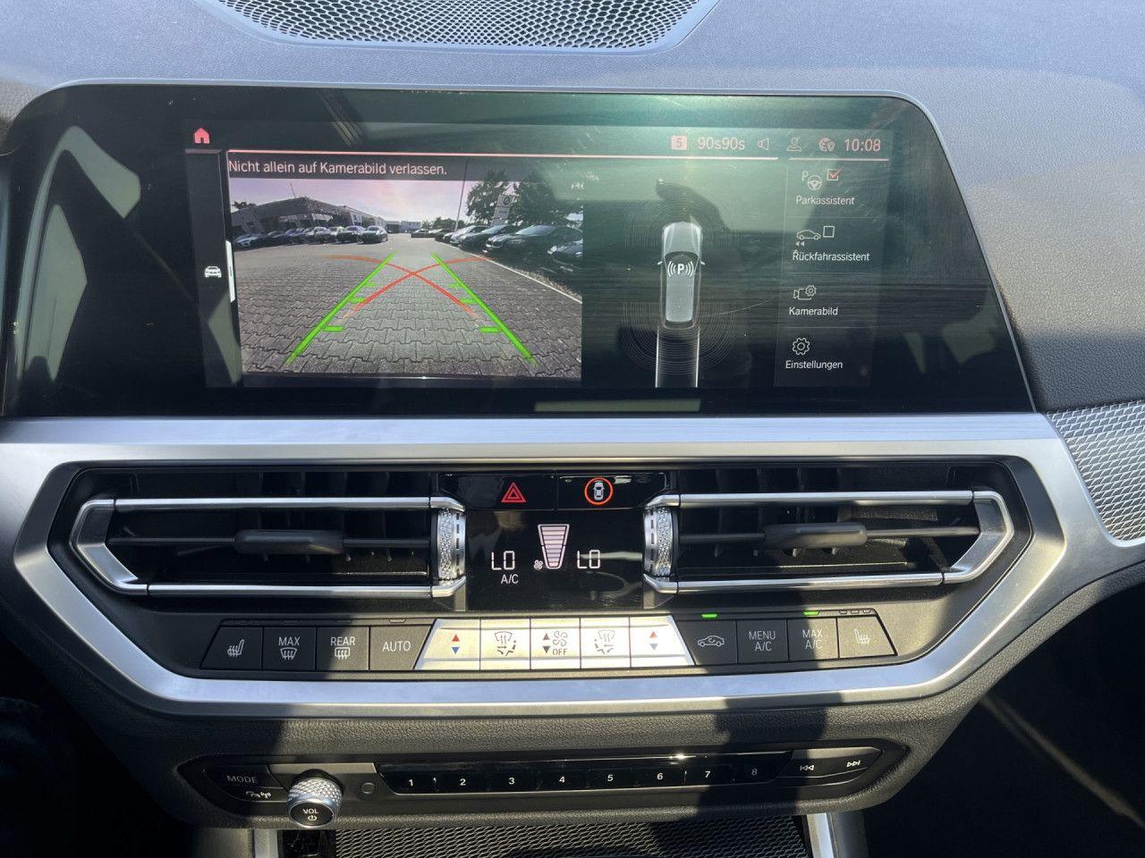 BMW 330i xD Tour. Laser DA LiveProf St+Go Pano HiFi