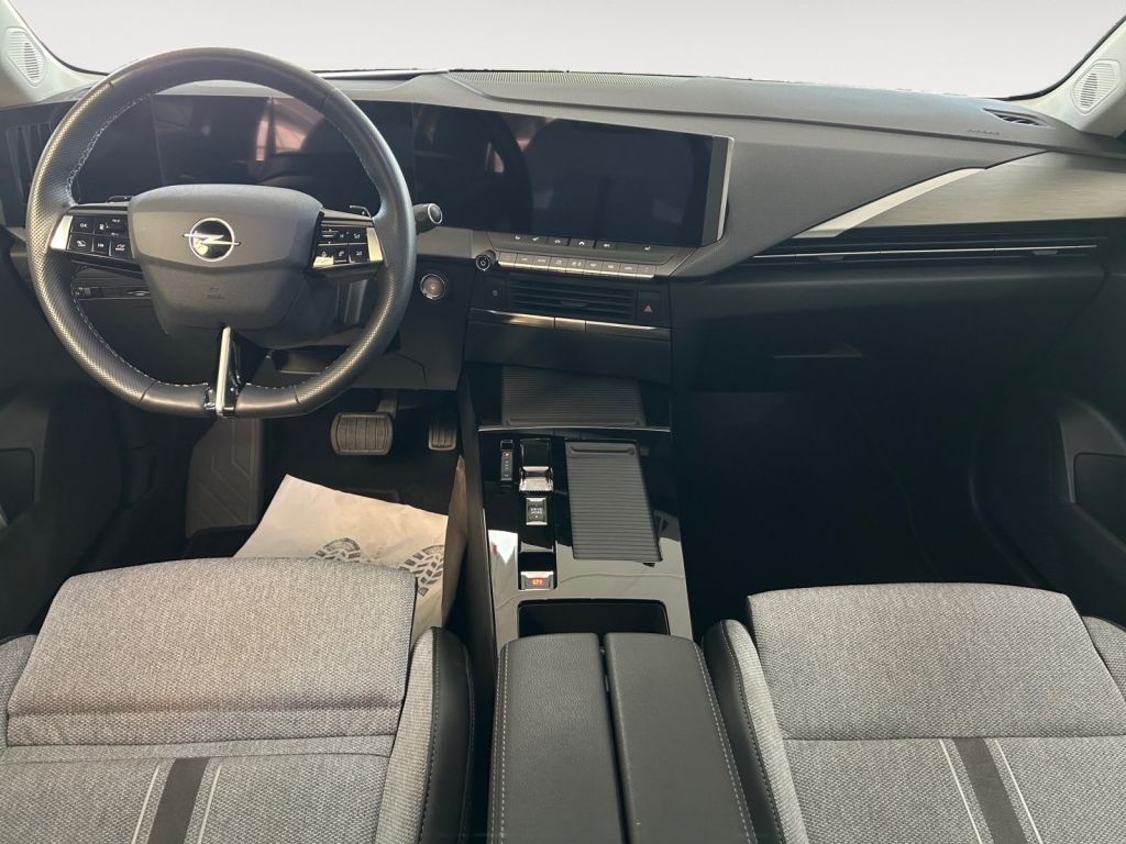 Fahrzeugabbildung Opel Astra 1.5 D Automatik Business Elegance