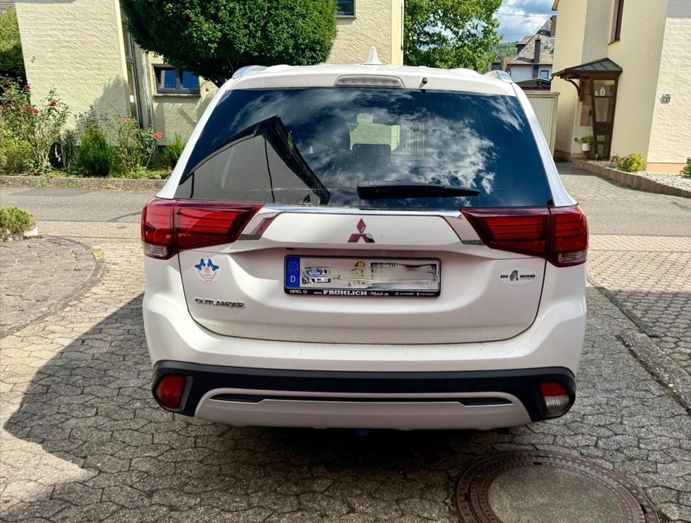 Mitsubishi Outlander 2.0 MIVEC Diamant ClearTec 2WD Diamant