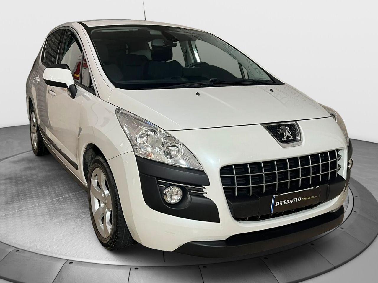 Peugeot 3008 2011 — rear view