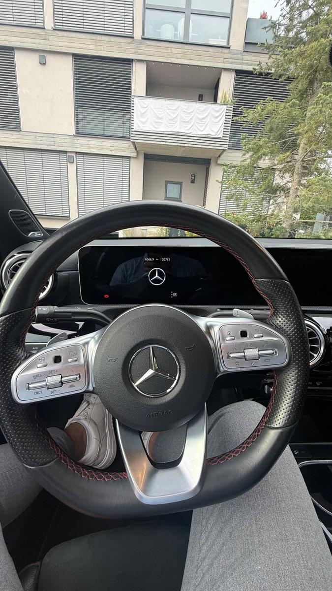 Mercedes-Benz A 250 4MATIC DCT AMG-PANO-BURM-NIGHT