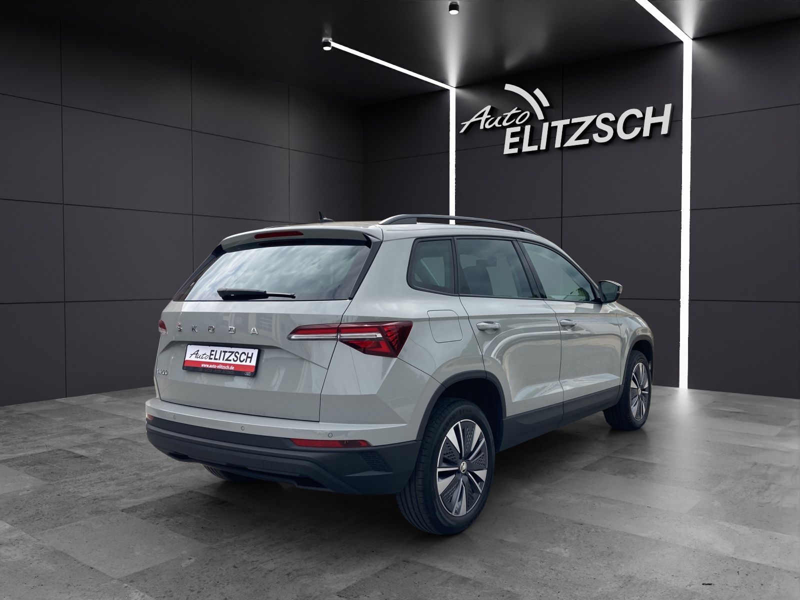 Fahrzeugabbildung SKODA Karoq TSI Ambition