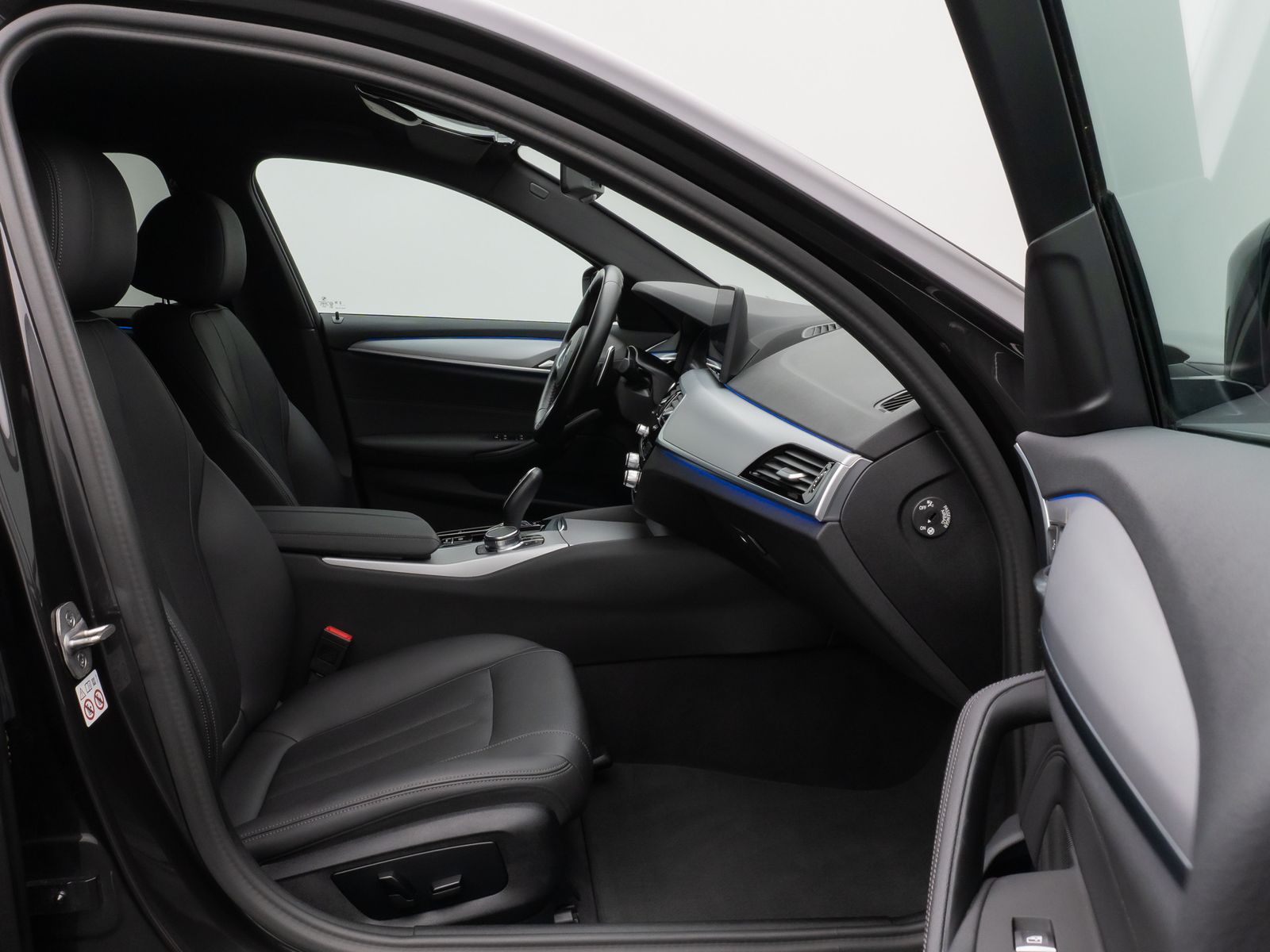 Fahrzeugabbildung BMW 520d Kamera DAB 4xKlima Leder M Sport AHK Alarm