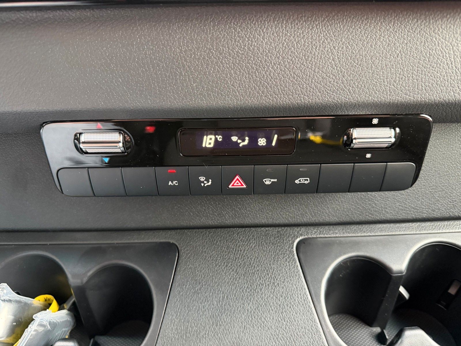 Fahrzeugabbildung Mercedes-Benz Sprinter 317 CDI 3665 9G AHK3,5to Klima Schwing