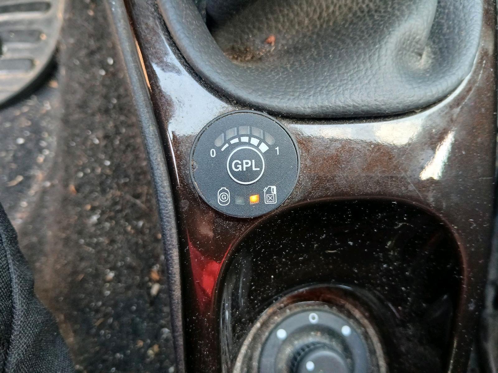 Dacia Duster 2012 — photo 7