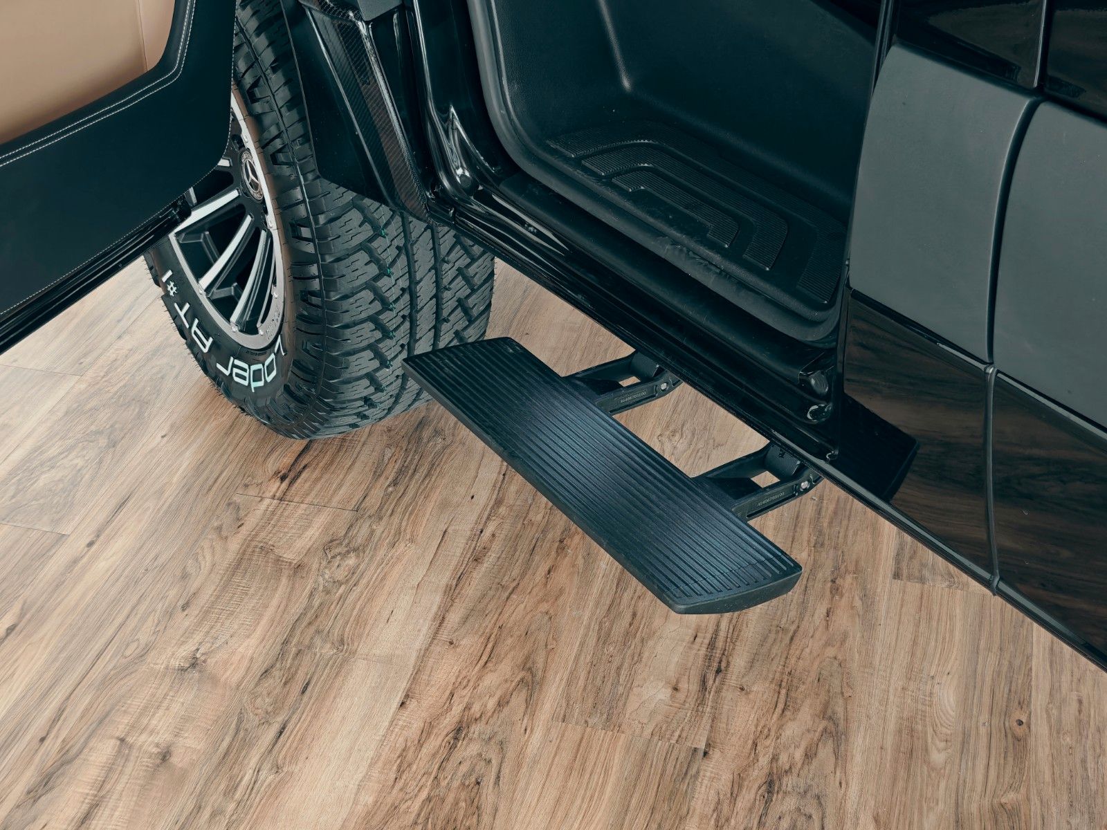 Fahrzeugabbildung HYMER / ERIBA / HYMERCAR GRAND CANYON S MB 600 4x4² RSX - TRIPLE CARBON