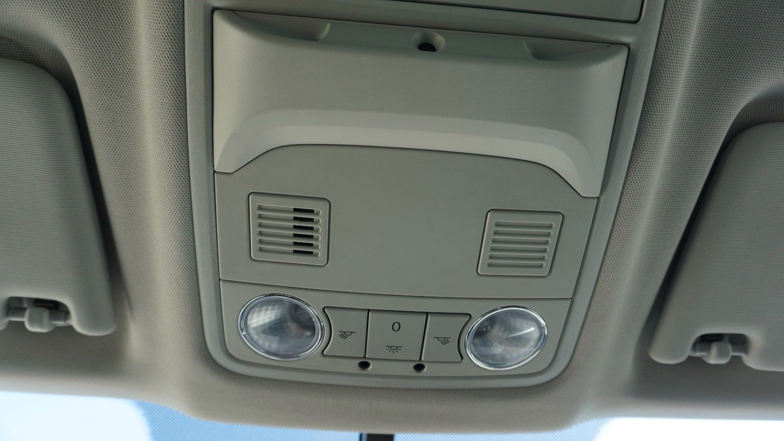 Fahrzeugabbildung SKODA Karoq Style, LED, PDC, SR+WR, Apple CarPlay