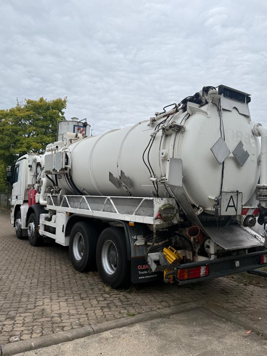 Mercedes-Benz Actros MP2 3241 8x4 Saug/Wasserwagen