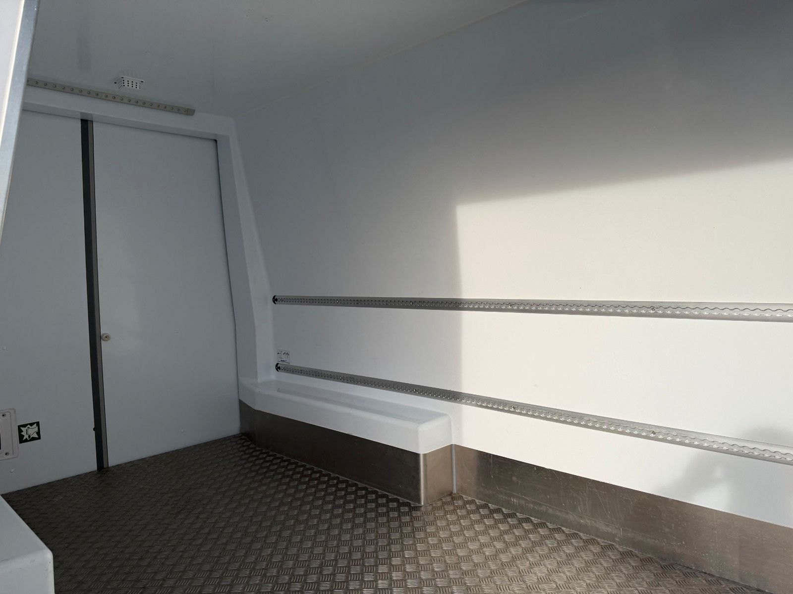 Fahrzeugabbildung Mercedes-Benz Sprinter 317 CDI Frischdienst Fahr-/Standkühlung