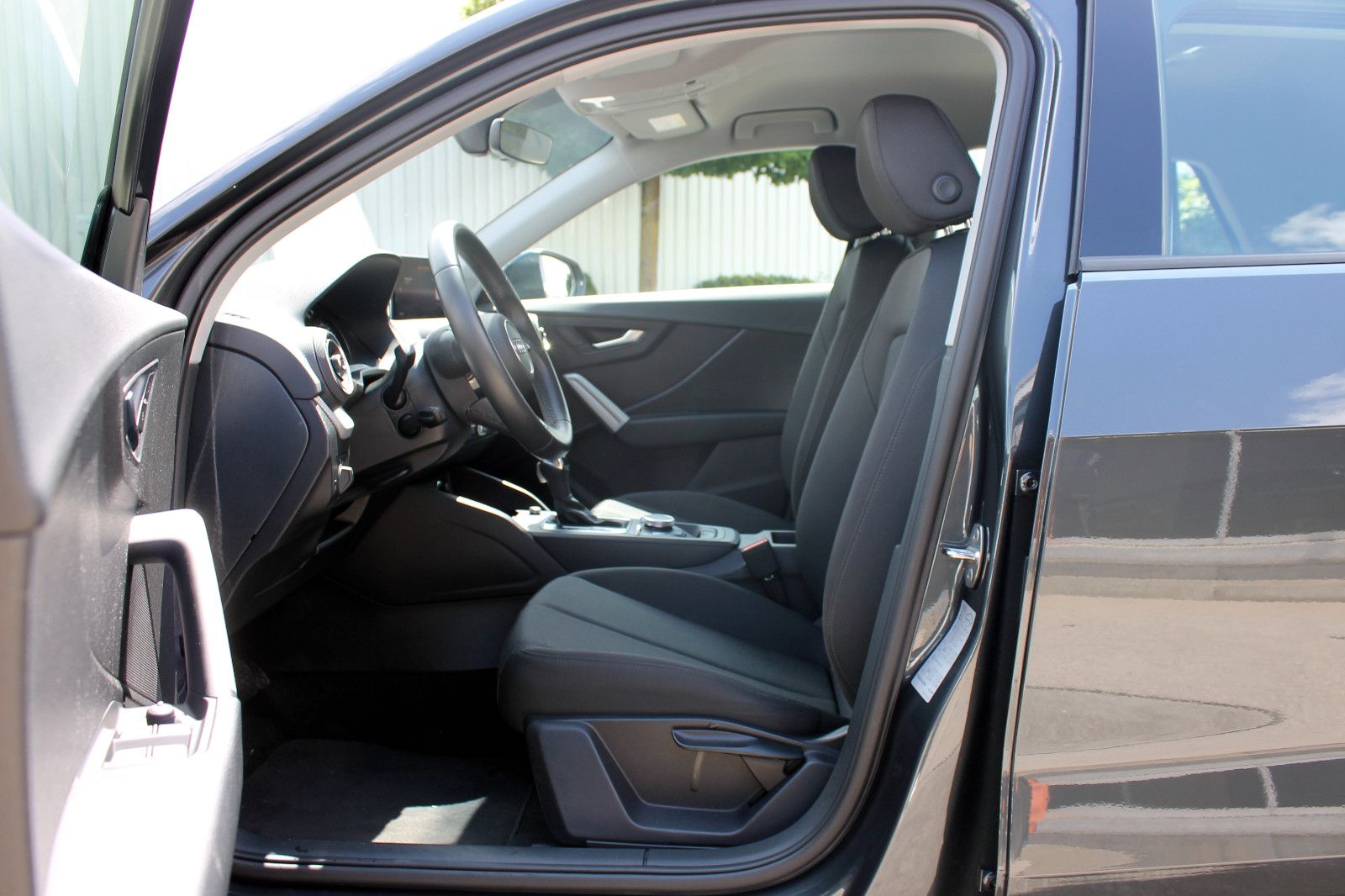 Fahrzeugabbildung Audi Q2 35 TFSI DSG ACC LED NAVI PDC SHZ DAB BT