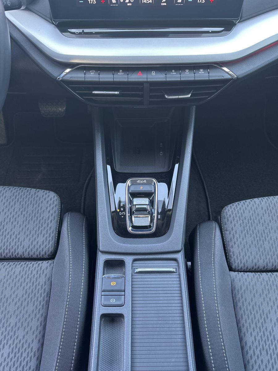 Fahrzeugabbildung SKODA Octavia Combi Clever 4x4 NAV+LED+ACC+HEAD-UP+VC