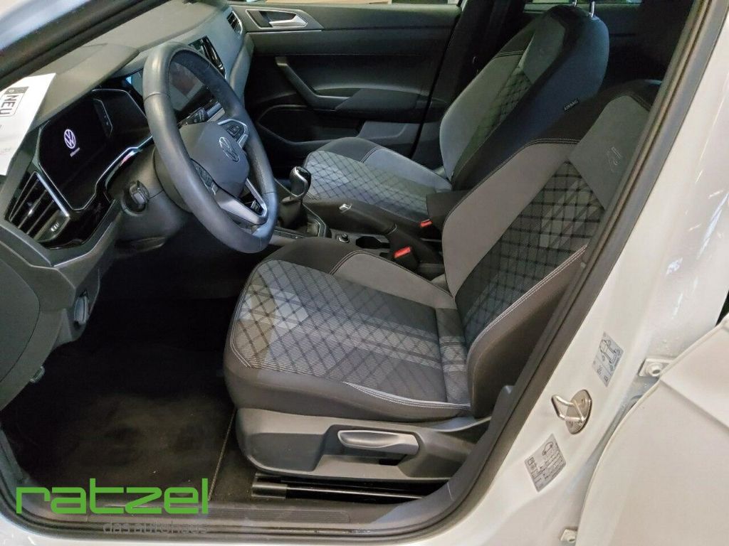Fahrzeugabbildung Volkswagen Taigo R-Line 1.0 TSI  Dig. Cockpit LED Blendfrei