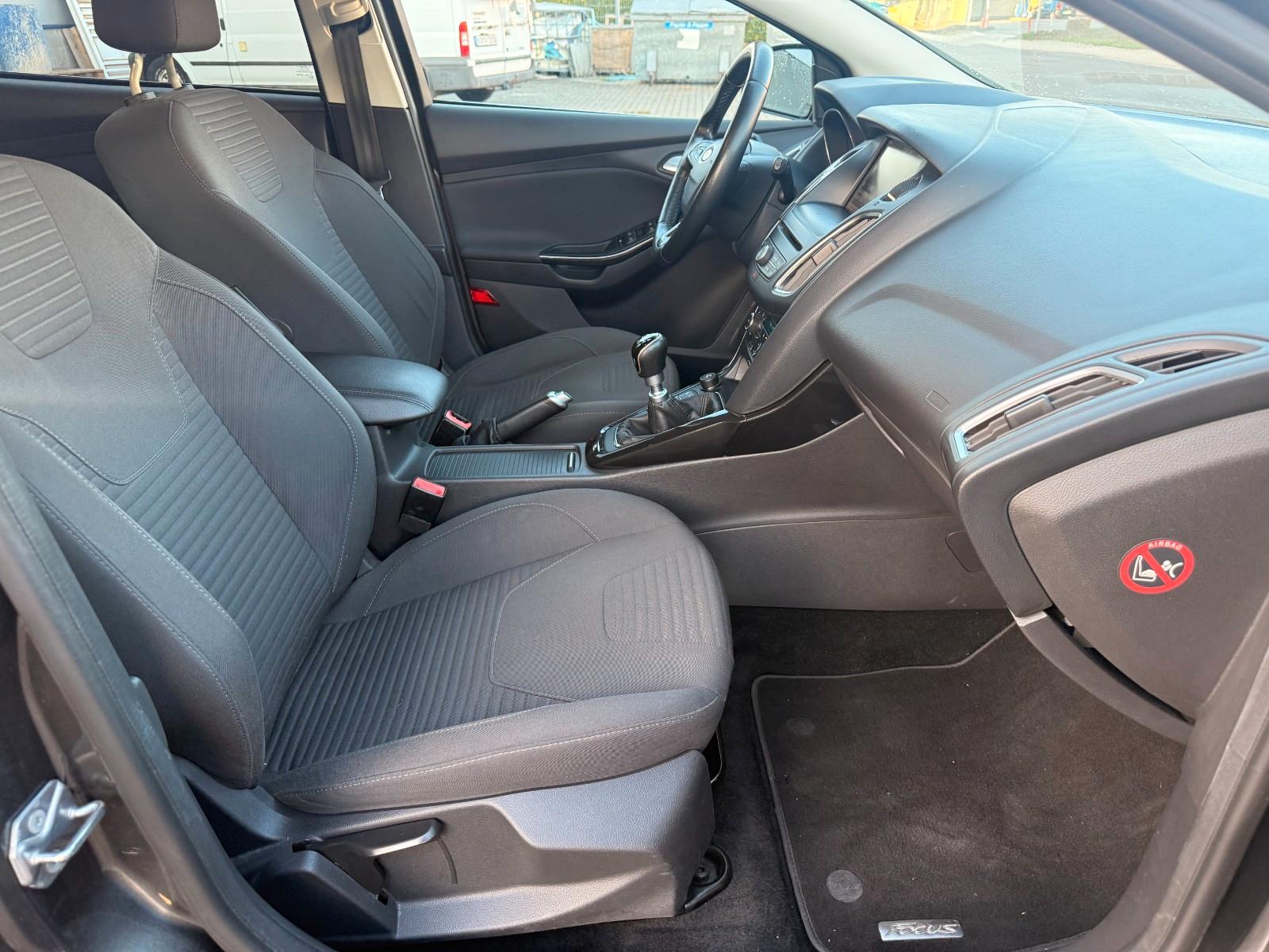 Ford Focus 2015 — photo 15