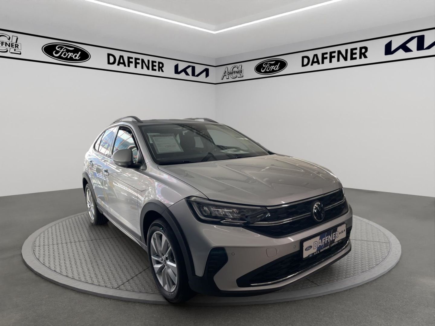 Fahrzeugabbildung Volkswagen Taigo Life VerkehrszeichenERK Kamera LED DAB
