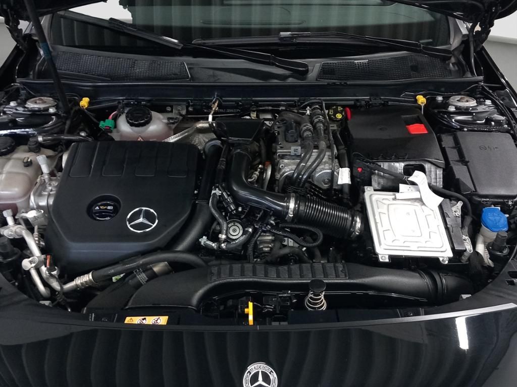 Fahrzeugabbildung Mercedes-Benz A 250 e Kompaktlimousine AMG Line*NightPaket*LED