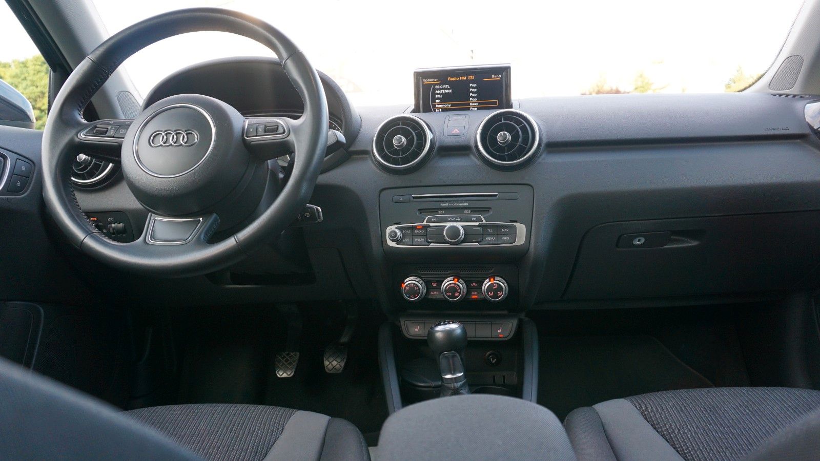 Fahrzeugabbildung Audi A1 Sportback design Xenon, SH, SD, PDC, HU NEU