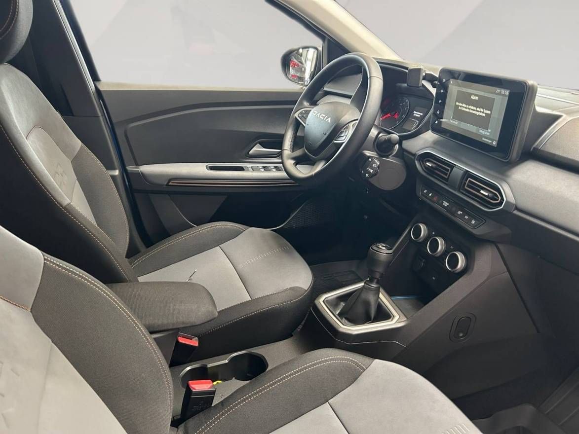 Fahrzeugabbildung Dacia Sandero Stepway Extreme+ TCe 100 ECO-G