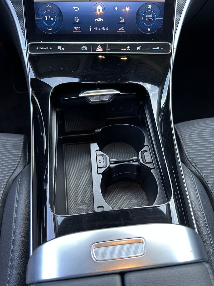 Fahrzeugabbildung Mercedes-Benz C 200d T Avantgarde NAV+LED+KAM+CARPLAY+VCOCK+PP