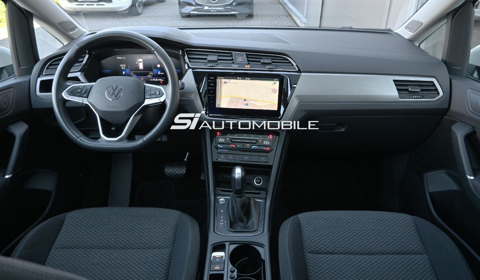 Fahrzeugabbildung Volkswagen Touran 1.5 TSI DSG °ACC°AHK°DYNAUDIO°PANO°STANDH