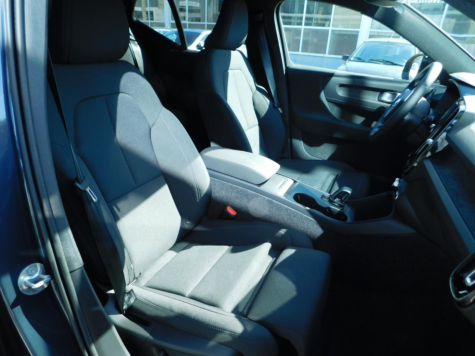 Fahrzeugabbildung Volvo EX40 Single Motor Ext. Range Plus Black Edition