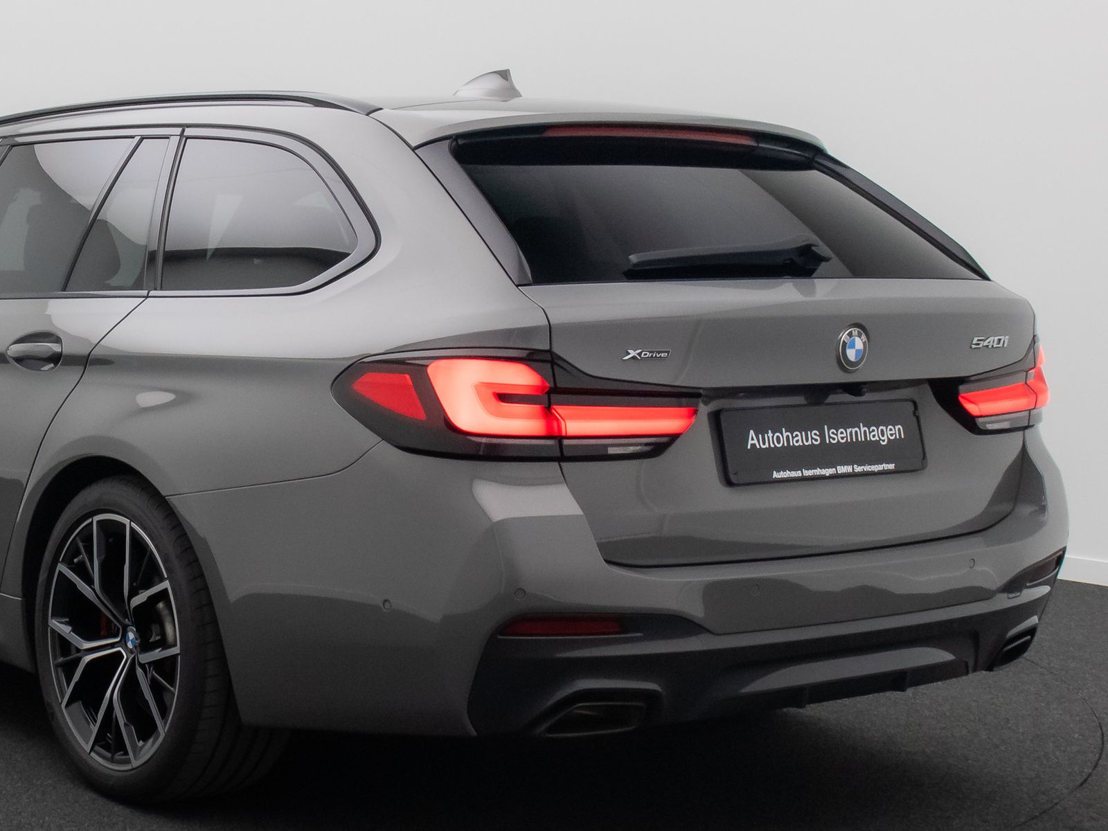 Fahrzeugabbildung BMW 540i xD M Sport Kamera DAB H/K Lenkrhzg Alarm