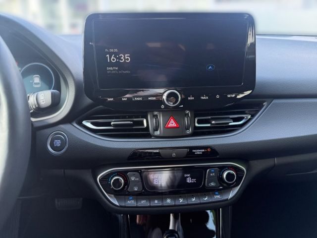 Fahrzeugabbildung Hyundai i30 1.5 T-GDI (140 PS) 48V 7-DCT 2WD Advantage P