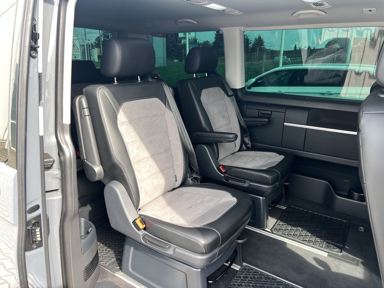 Fahrzeugabbildung Volkswagen T6 Multivan T6.1 TDI Gen. Six 4Mo. DSG LED NAVI