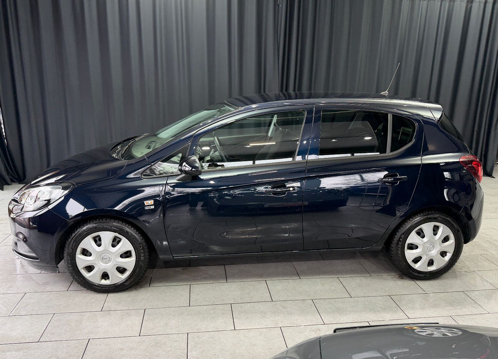 Fahrzeugabbildung Opel Corsa E|Automatik|RF-Kamera|Heizung|Bluetooth