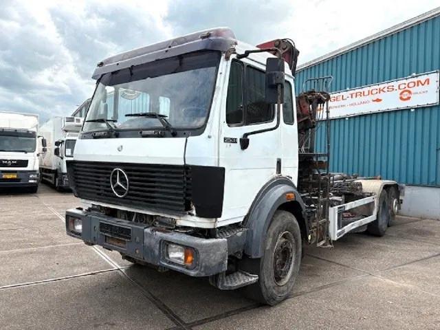 Mercedes-Benz SK 2527 6x2 HOOK-ARM SYSTEM WITH HMF CRANE (V6 E