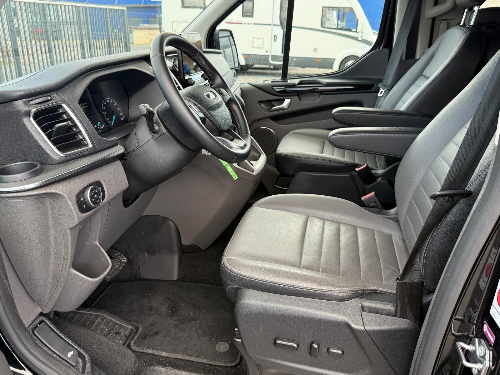 Fahrzeugabbildung Ford Transit/Tourneo Custom Kombi 320 L2 Tourneo Tita
