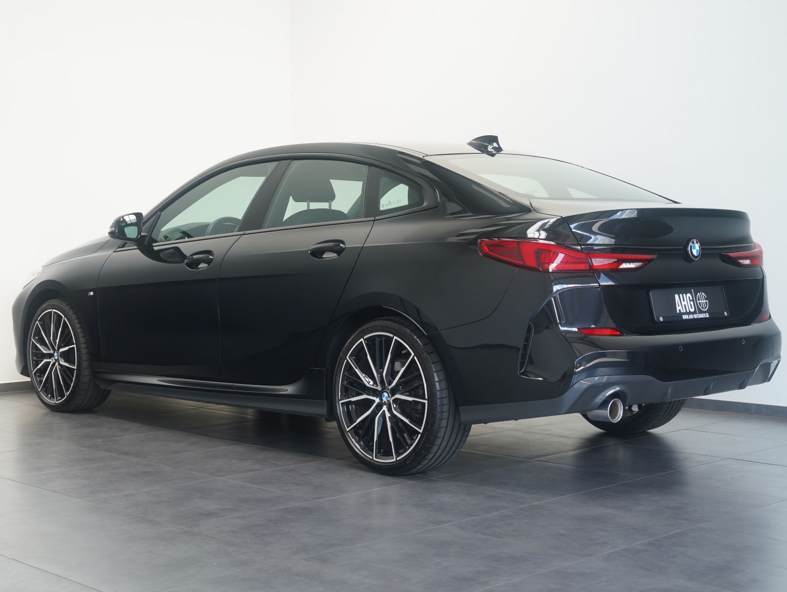 Fahrzeugabbildung BMW 218 i Gran Coupe M Sport SHADOW/LED/LM18"