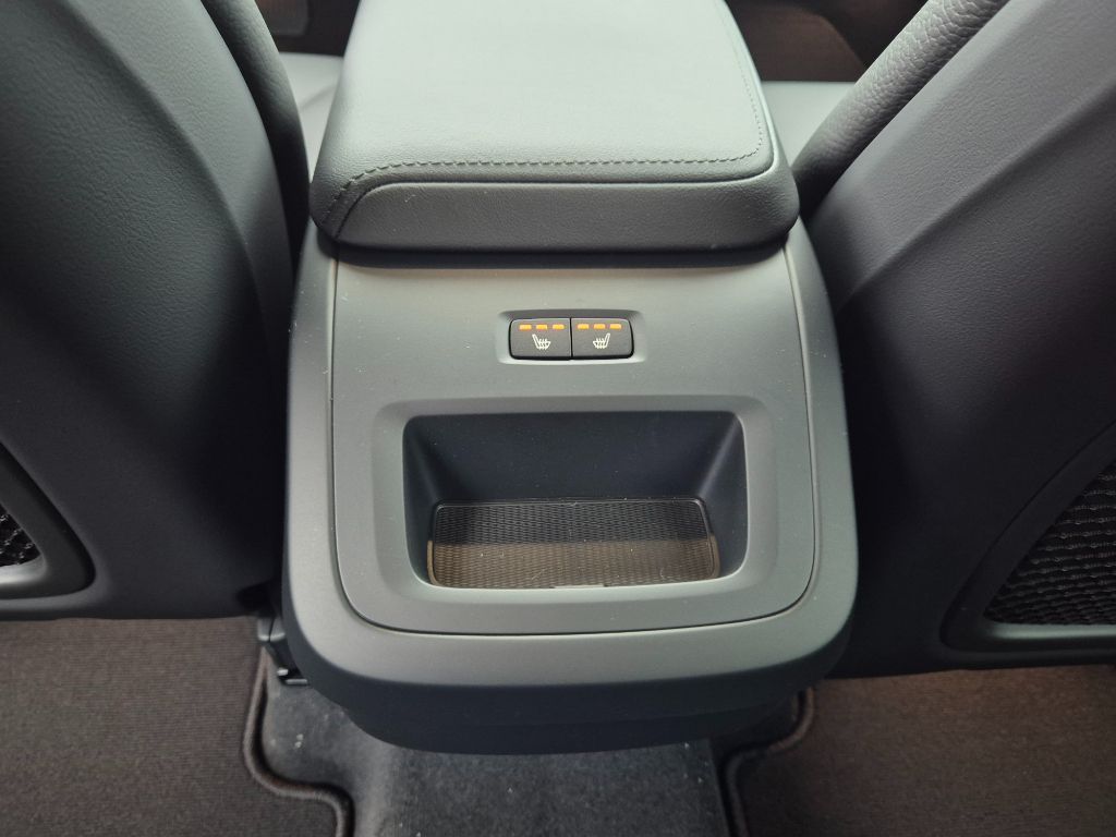 Fahrzeugabbildung Volvo XC60 B5 B AWD Core+Fahrerassist+Leder+Allwetter