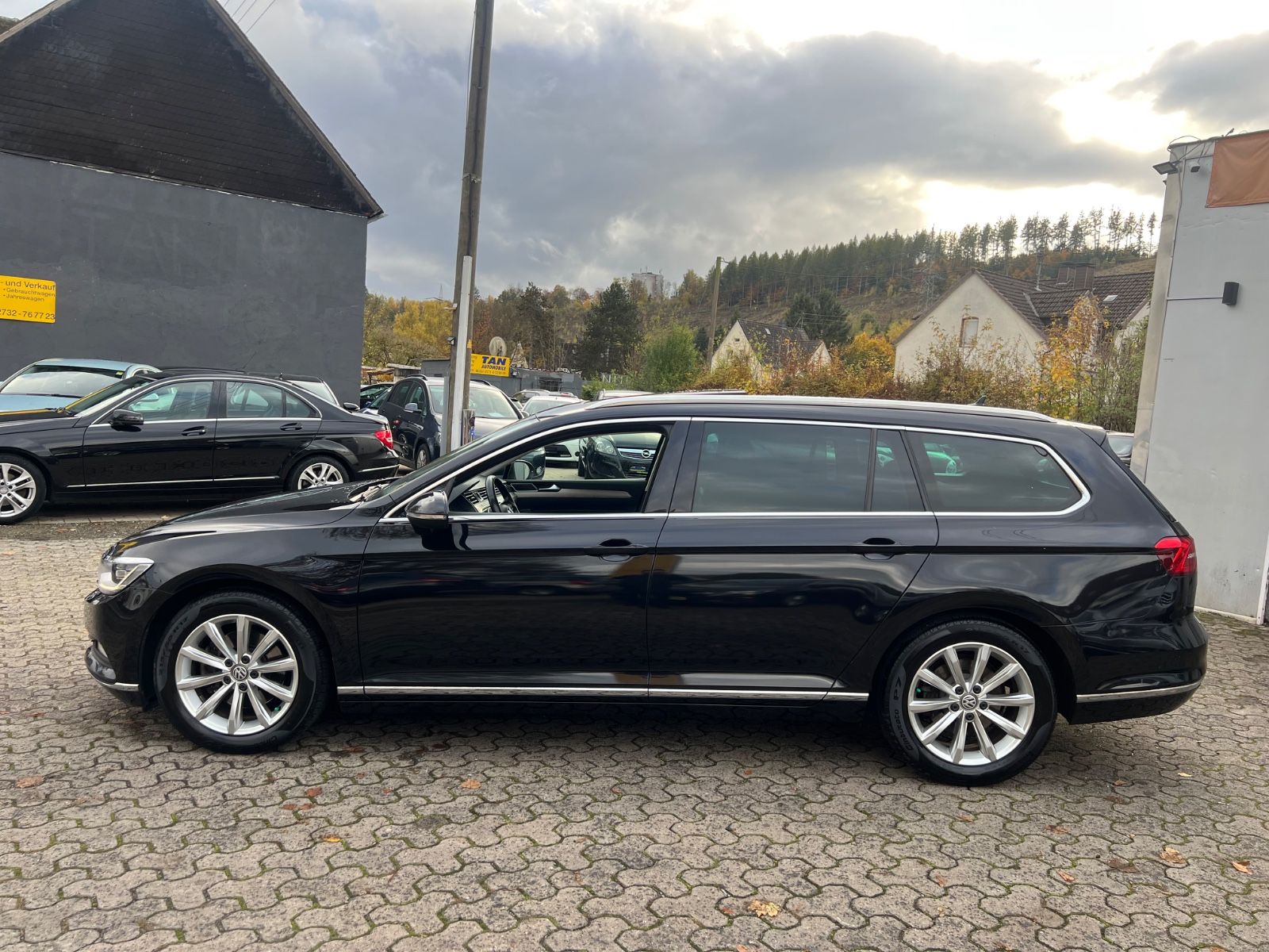 Fahrzeugabbildung Volkswagen Passat Variant Highline *DIGITALTACHO*CARPPLAY*