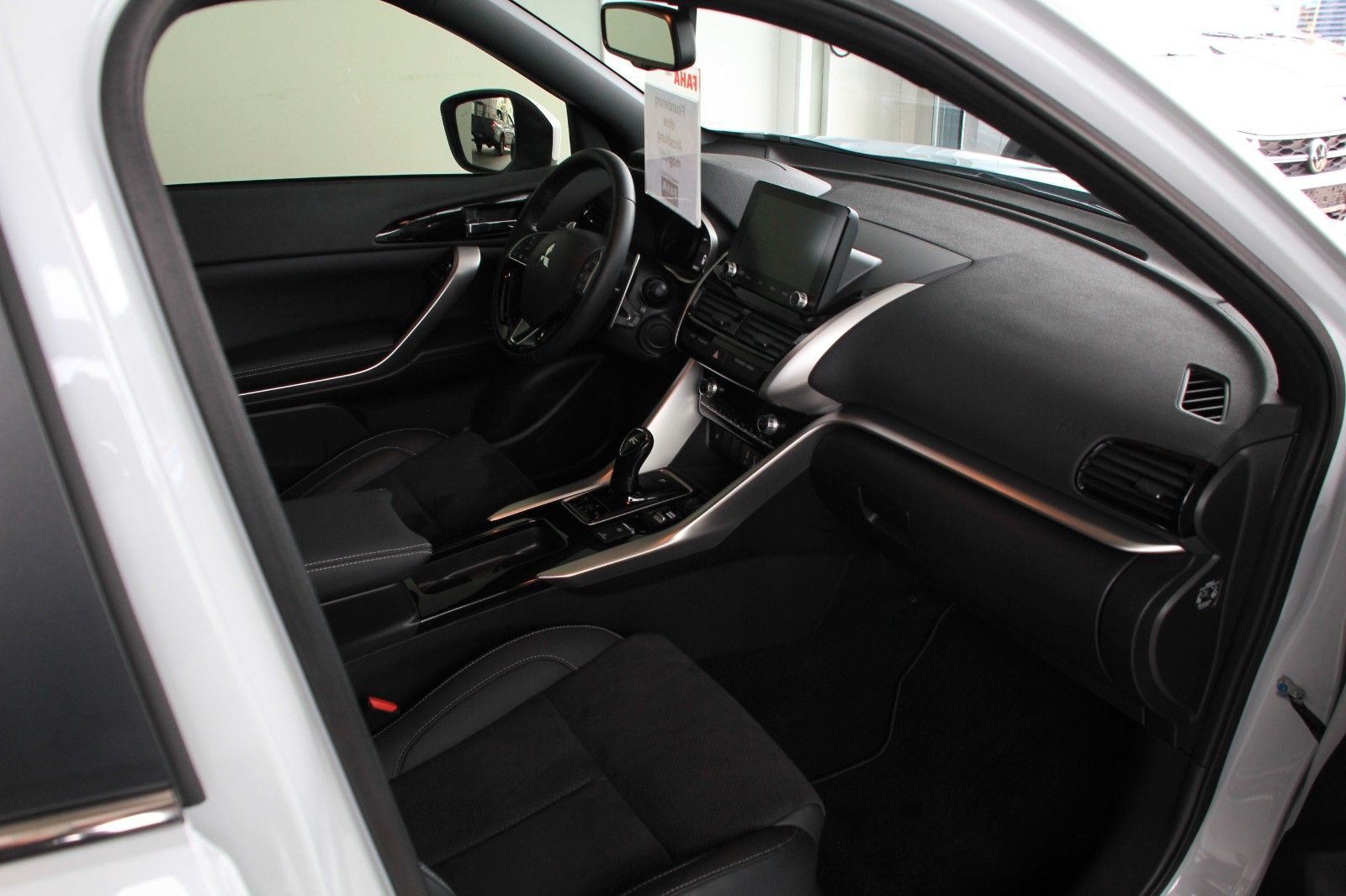 Fahrzeugabbildung Mitsubishi Eclipse Cross PHEV Intro Edition
