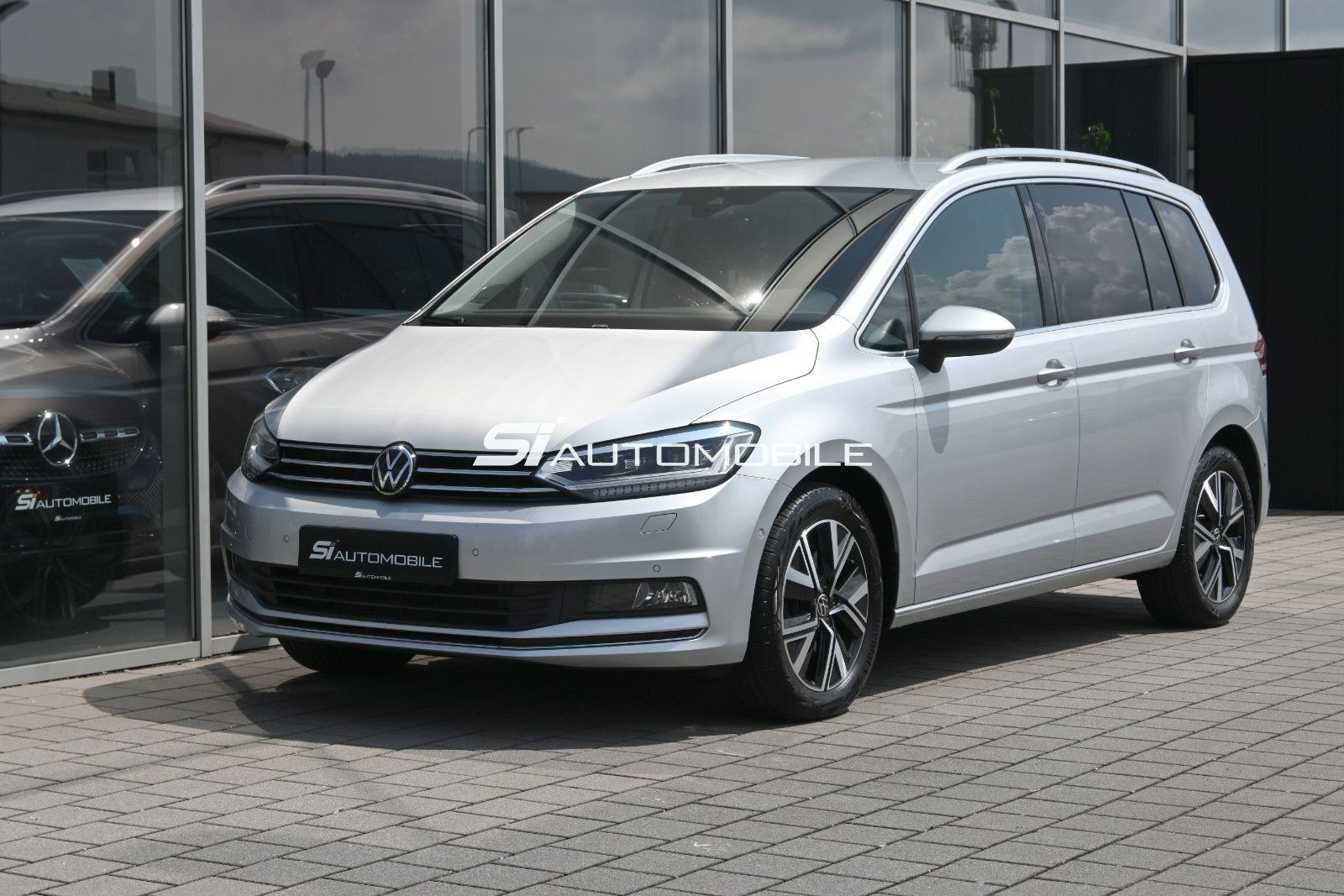Fahrzeugabbildung Volkswagen Touran 2.0 TDI DSG Highline °ACC°AHK°DYNAUDIO°