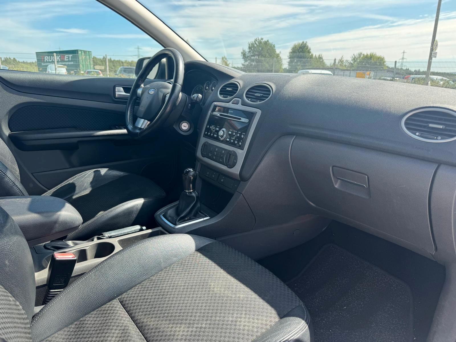Ford Focus 2005 — photo 13