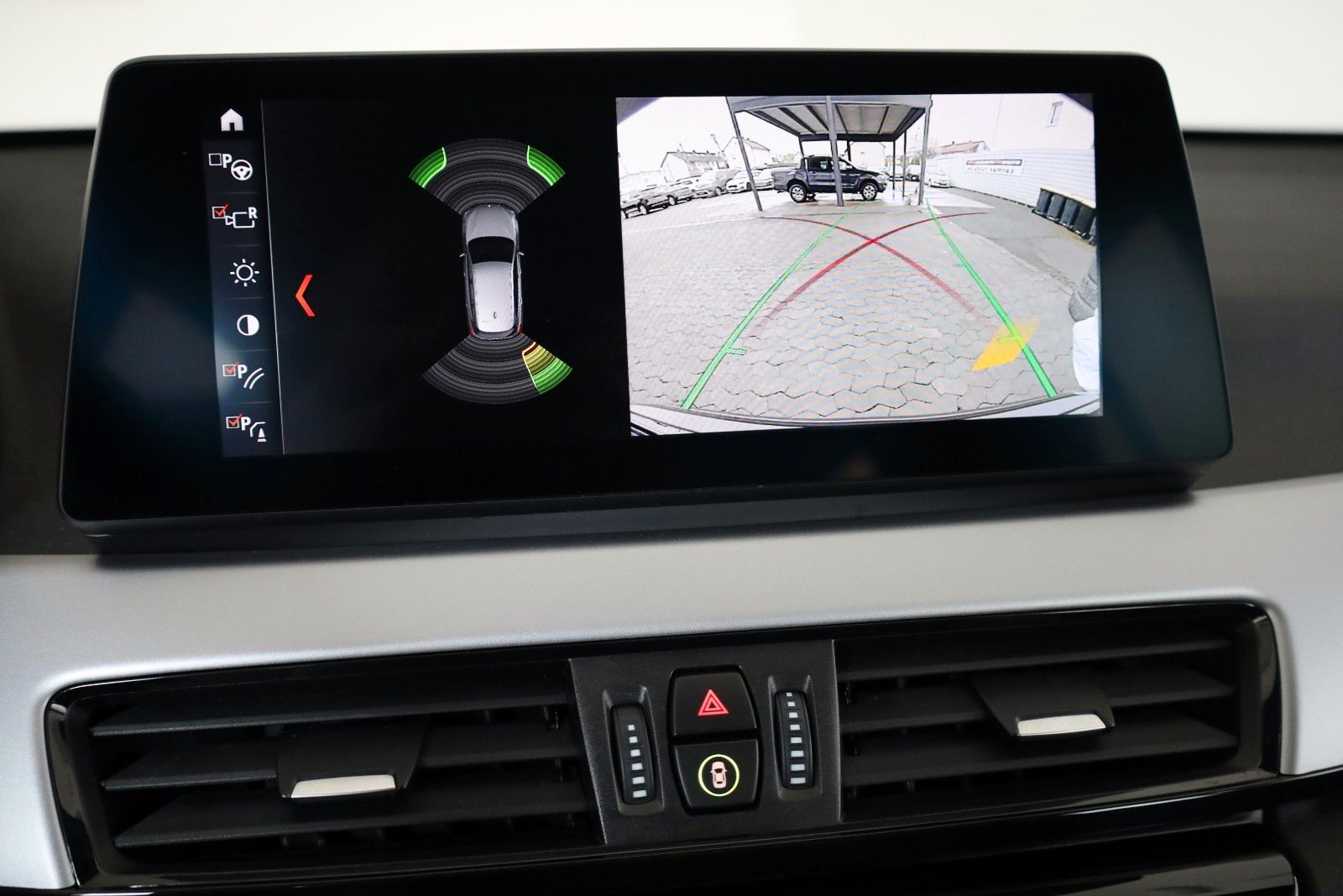 Fahrzeugabbildung BMW X1 xDrive 25e Advantage,Leder,Navi,HUD,Kamera,SH