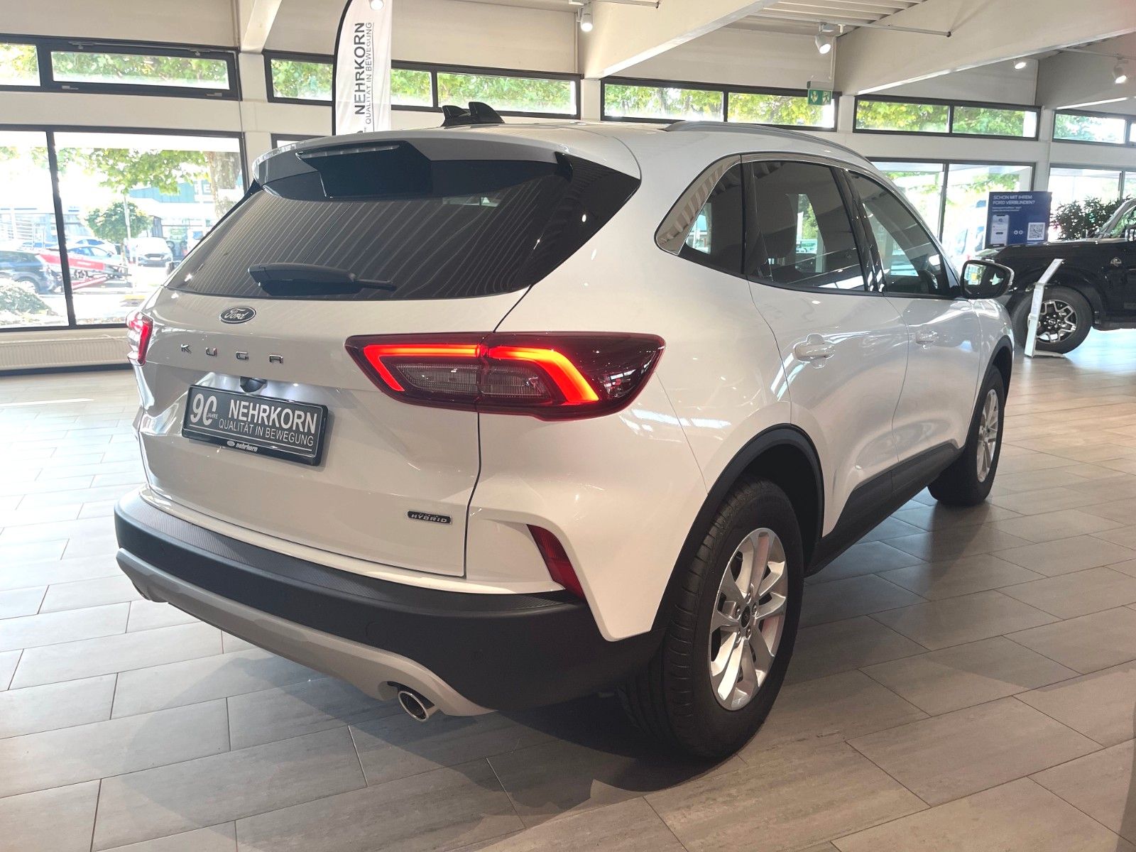 Fahrzeugabbildung Ford Kuga PHEV Titanium NAVI Kamera Winter Paket