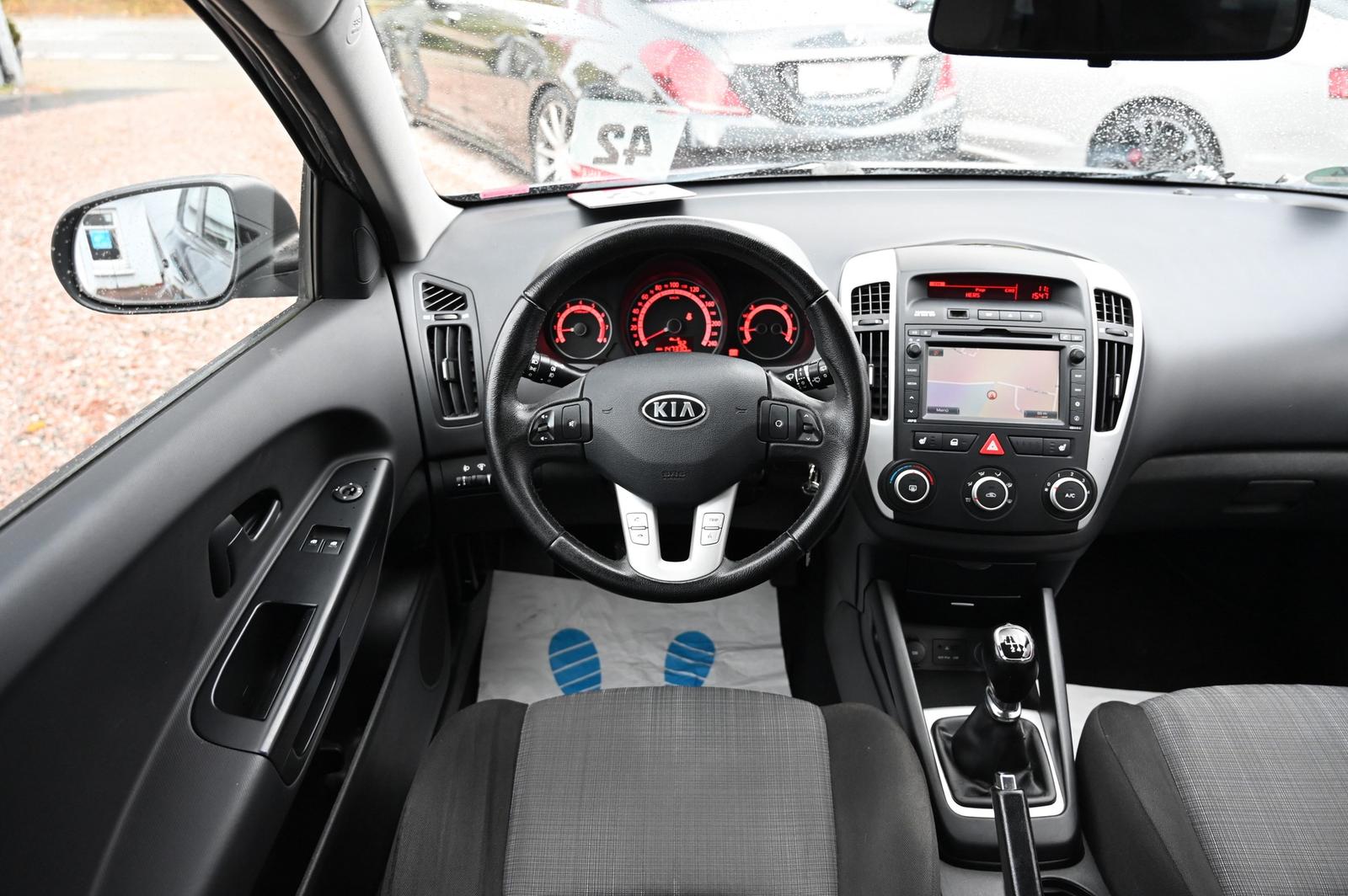 Kia cee'd 2012 — engine 1.591 cm³, 125 HP (92kW)