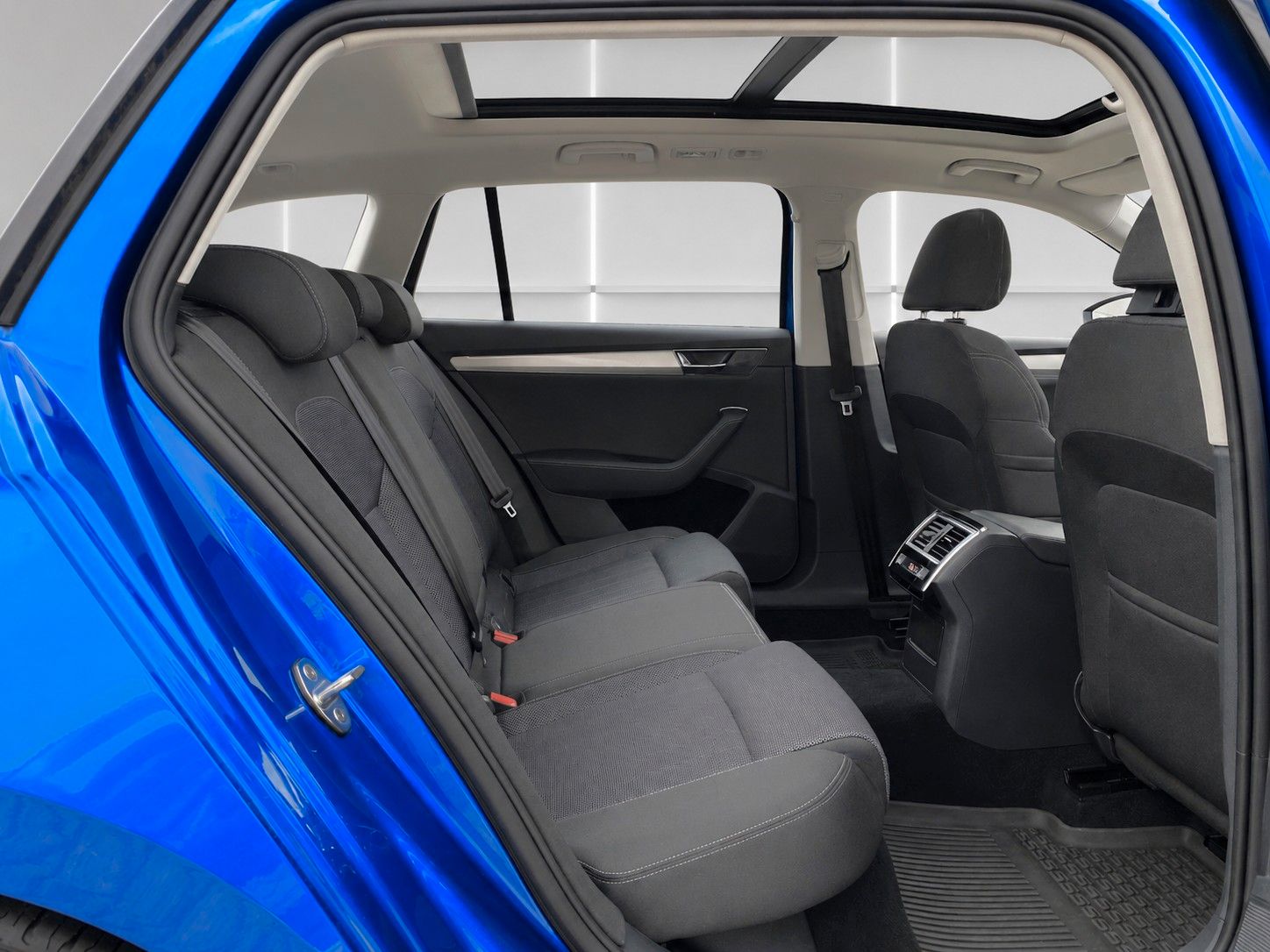 Skoda Superb Combi 2.0 TDI DSG Style*Mega-Ausstattung* foto 12