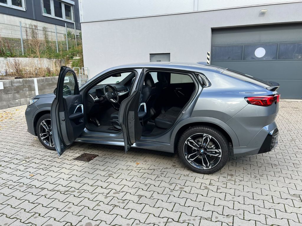 Image of BMW X2